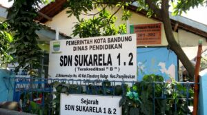 SDN 105 Sukarela di Cipadung Kulon Bandung sebagai sekolah dasar bersejarah yang dulunya Sekolah Rakyat di Pangaritan Utara